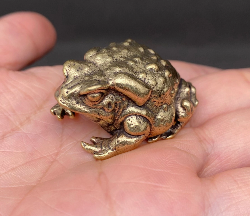 Brass toad - Image 2